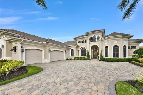 4262 Deephaven Ln, Naples, FL 34119