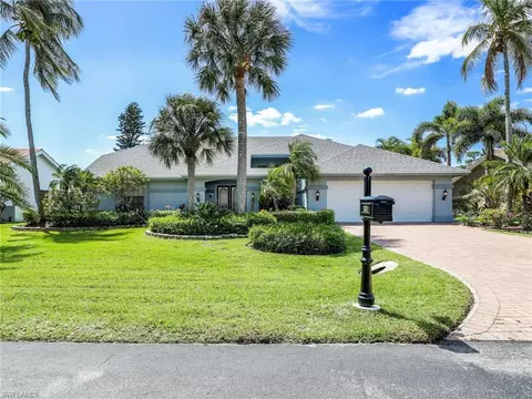 28521 Winthrop Cir, Bonita Springs, FL 34134