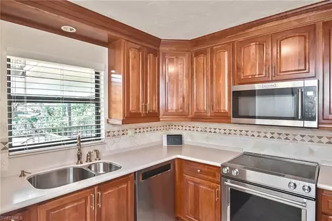 1100 9th St S #C102, Naples, FL 34102 photo 8