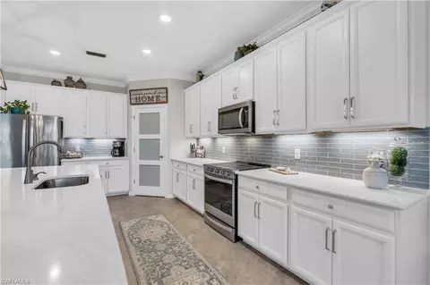 Kitchen - 4564 Tamarind Way, Naples, FL 34119 photo 3 of 6