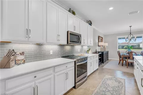 Kitchen - 4564 Tamarind Way, Naples, FL 34119 photo 4 of 6