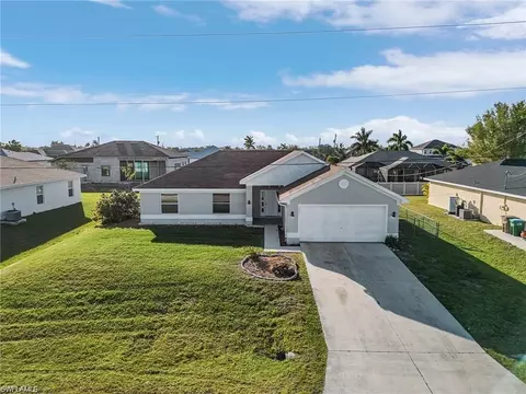 206 NW 25th Pl, Cape Coral, FL 33993