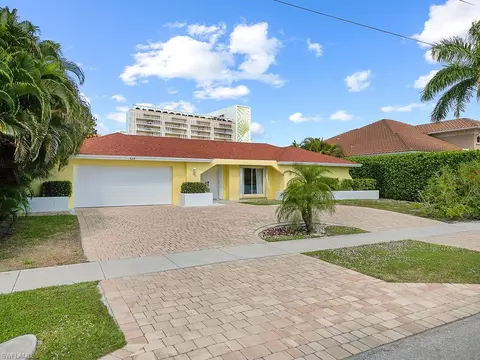 664 Seagrape Dr, Marco Island, FL 34145