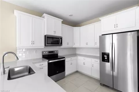 Kitchen - 1173 Enbrook Loop, Naples, FL 34114 photo 2 of 3