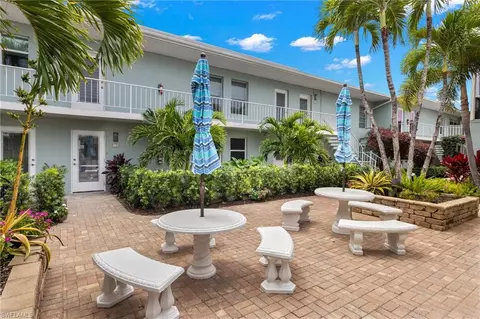 635 12th Ave S #635, Naples, FL 34102