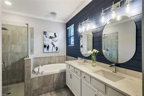 Bath - 9385 Glenforest Dr, Naples, FL 34120 photo 2 of 4
