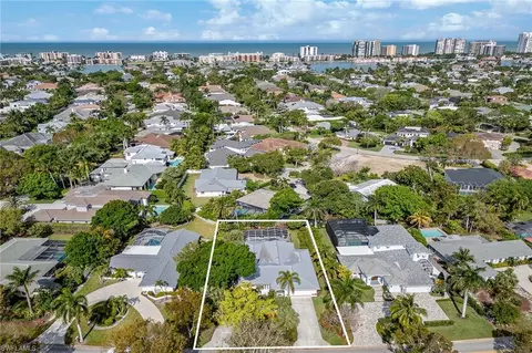 3333 Binnacle Dr, Naples, FL 34103