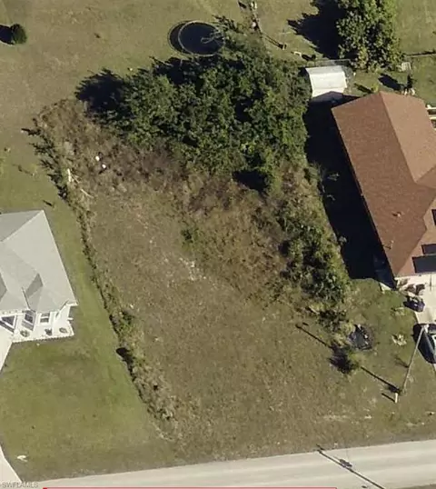 2914 25th St SW, Lehigh Acres, FL 33976