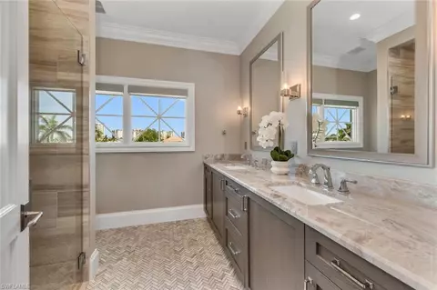 Bath - 360 Heron Ave, Naples, FL 34108 photo 3 of 5