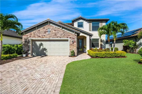 9388 Glenforest Dr, Naples, FL 34120