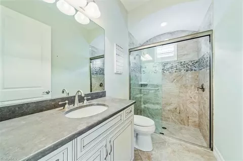 Bath - 6590 Costa Cir, Naples, FL 34113 photo 3 of 4