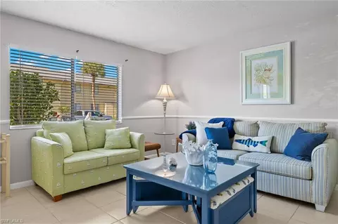 4625 Bayshore Dr #D3, Naples, FL 34112