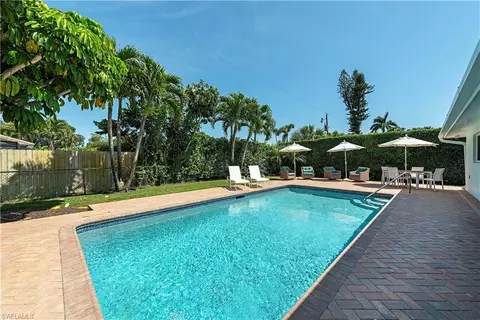 112 Cypress Point Dr, Naples, FL 34105 photo 16