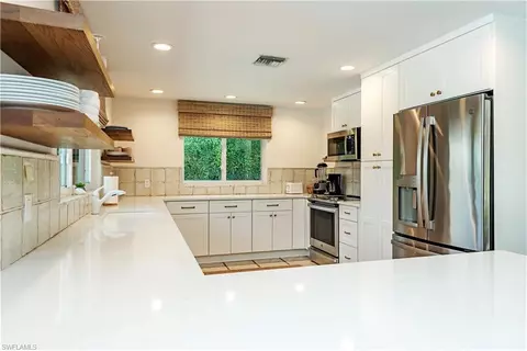 112 Cypress Point Dr, Naples, FL 34105 photo 9
