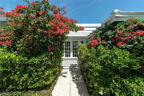 112 Cypress Point Dr, Naples, FL 34105