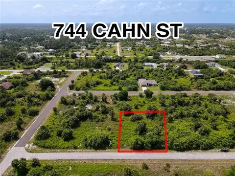 744 Cahn St E, Lehigh Acres, FL 33974