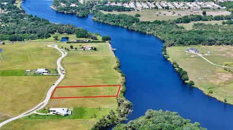 22809 Yellow Button Ln, Alva, FL 33920