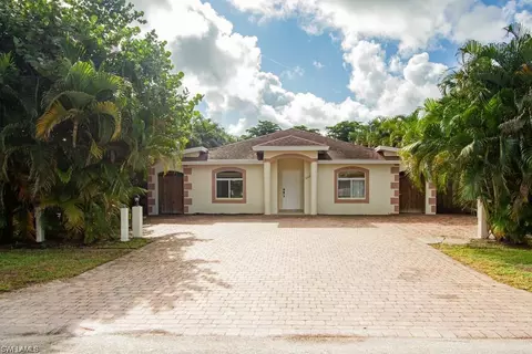 5326 Trammel St, Naples, FL 34113