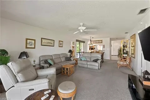 244 Pebble Beach Cir #B204, Naples, FL 34113