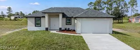 874 Sunflower Ct, Lehigh Acres, FL 33974