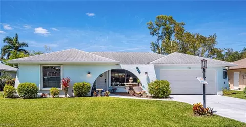 136 Marseille Dr, Naples, FL 34112