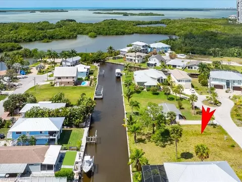 4733 Swordfish St, Bonita Springs, FL 34134