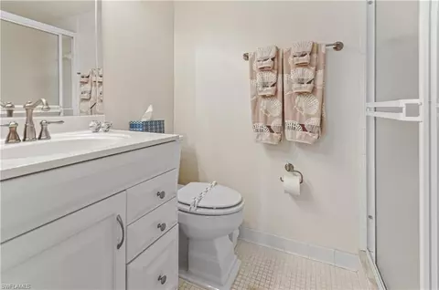 Bath - 21 High Point Cir E #410, Naples, FL 34103 photo 2 of 2