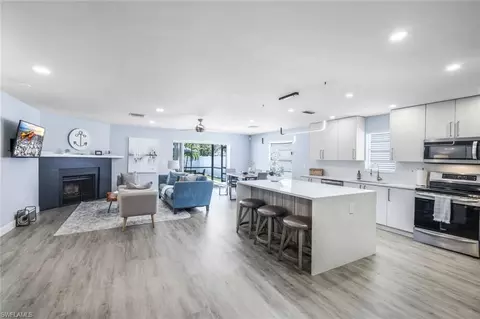560 99th Ave N, Naples, FL 34108 photo 7