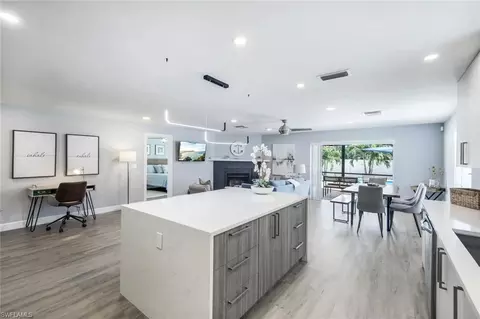 560 99th Ave N, Naples, FL 34108 photo 9