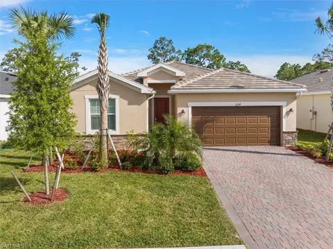 3254 Weston Manor Dr, Alva, FL 33920