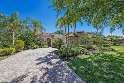 7826 Naples Heritage Dr, Naples, FL 34112