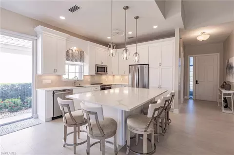 4353 Montalvo Ct, Naples, FL 34109