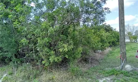 3702 8th St SW, Lehigh Acres, FL 33976
