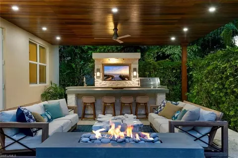 Exterior - 655 17th Ave S, Naples, FL 34102 photo 9 of 12