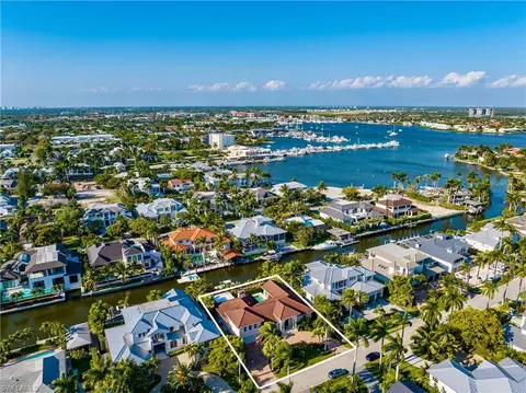 View/Area - 655 17th Ave S, Naples, FL 34102 photo 2 of 3