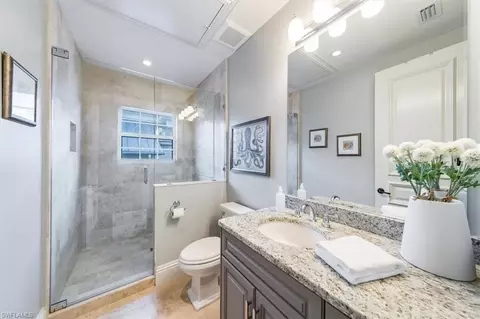 Bath - 655 17th Ave S, Naples, FL 34102 photo 4 of 4