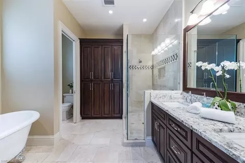 Bath - 655 17th Ave S, Naples, FL 34102 photo 1 of 4