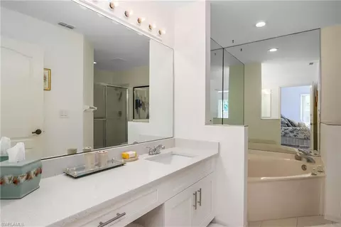 Bath - 1012 Mainsail Dr #322, Naples, FL 34114 photo 1 of 2
