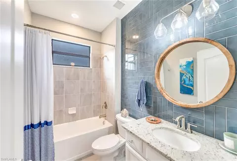 Bath - 19812 Beechcrest Pl, Estero, FL 33928 photo 3 of 4