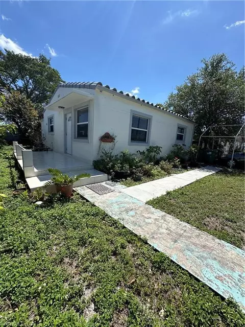 1220 Wilmington St, Opa Locka, FL 33054