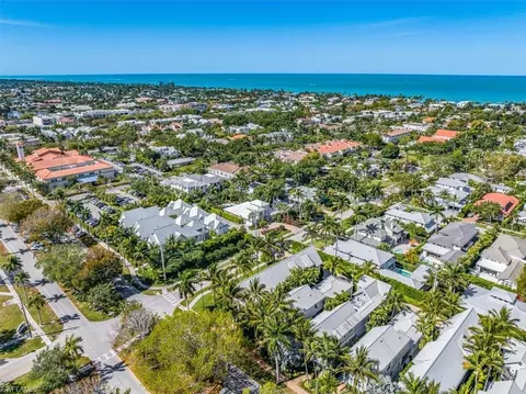 52 6th St S, Naples, FL 34102 photo 32