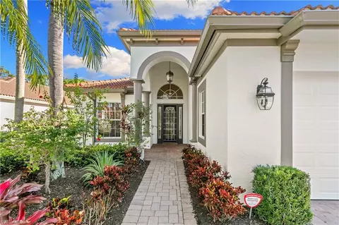 28664 Pienza Ct, Bonita Springs, FL 34135