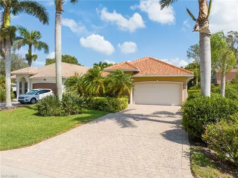 607 104th Ave N, Naples, FL 34108