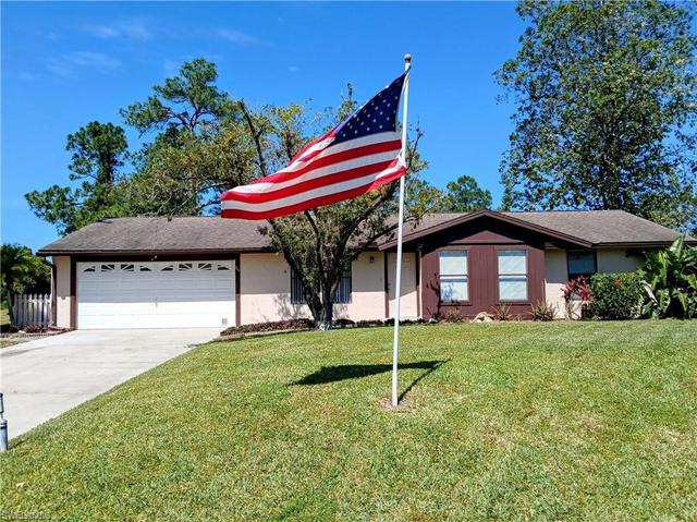 949 Dobbins St E, Lehigh Acres, FL 33974