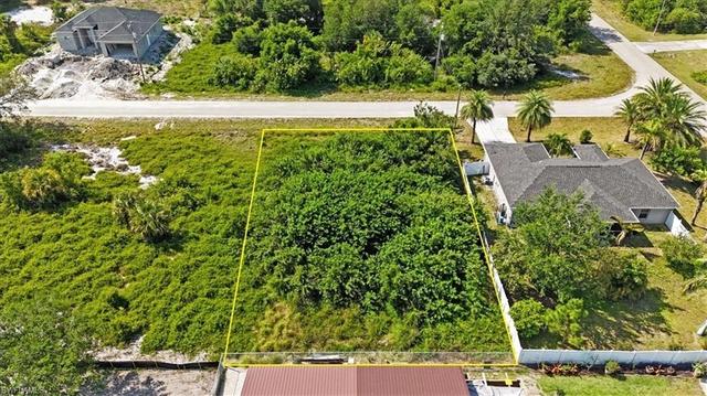 435 Poplar St, Lehigh Acres, FL 33974