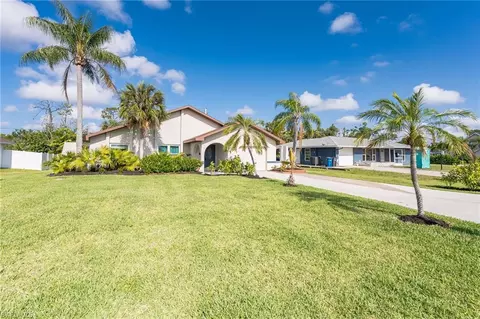 17620 Taylor Dr, Fort Myers, FL 33908