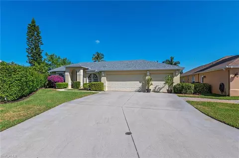 5021 Brixton Ct, Naples, FL 34104