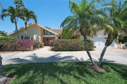 559 Neapolitan Way, Naples, FL 34103