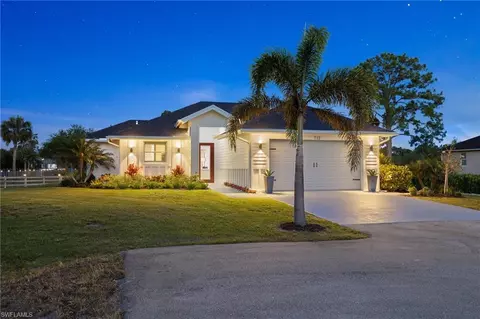 712 25th St SW, Naples, FL 34117