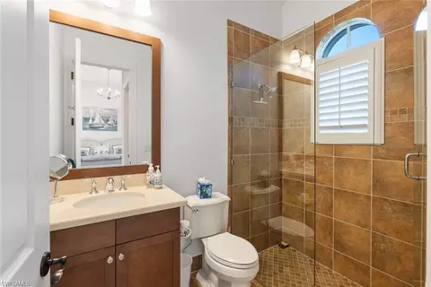 Bath - 2149 Asti Ct, Naples, FL 34105 photo 4 of 6